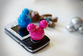 Disney Mickey Mp3 Player from iRiver (more photos) image014 Disney Mickey Mp3 Player from iRiver (more photos)
